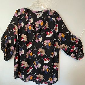 Polyester semi sheer top slightly used 3X